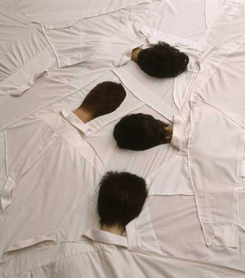 Performance art, body, humor, Israeli artist, Amsterdam, collabcubed