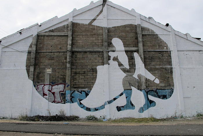 Spanish street art, graffiti, large murals, silhouettes, Sam3, collabcubed