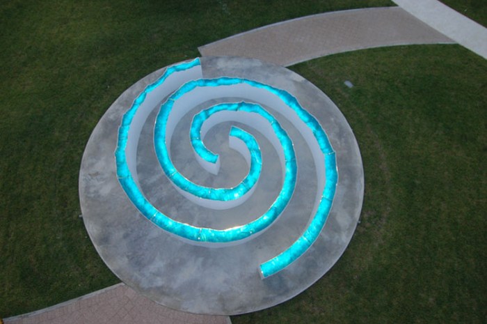 Brian_Tolle_CollinsPark_Tempest_collabcubed Art installation, contemporary sculpture, collins park, Light sculpture, Miami Basel, Brian Tolle