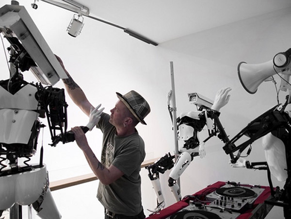 animated sculpture, robots, sculptures made from scrap, Rotterdam Art Fair 2012, collabcubed