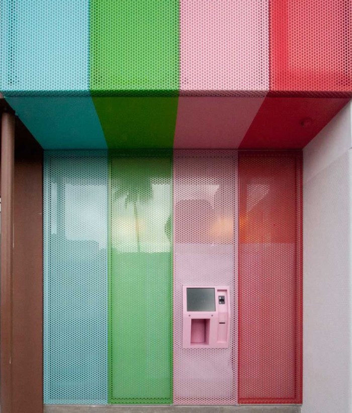 Cupcake-ATM-Sprinkles_collabcubed cool vending machine, 24-hour cupcake atm, Sprinkles cupcakes, food, dessert, collabcubed