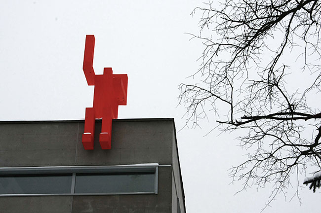 Russian Contemporary Art, Red Men Statues, cool, viral, fun installation, design, collabcubed