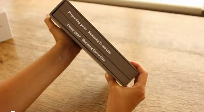 Out-of-the-Box_Samsung-Manual_Vitamins_collabcubed Interaction design, Cell phone manual made simple, Clever design, User-friendly, Vitamins Studio