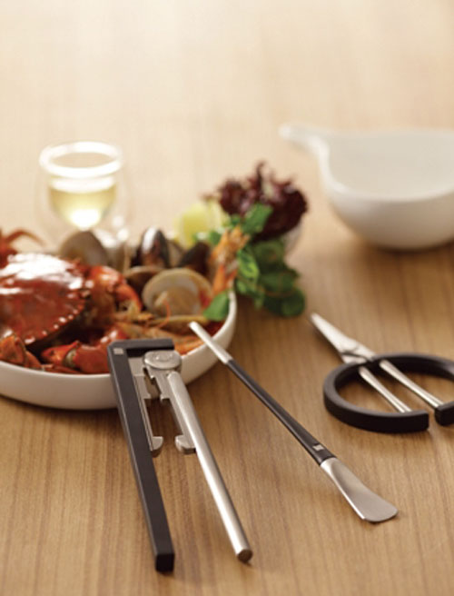 Seafood-Utensil-set_JIA_collabcubed Contemporary Chinese tableware, JIA, industrial design, product design, beautiful flatware design