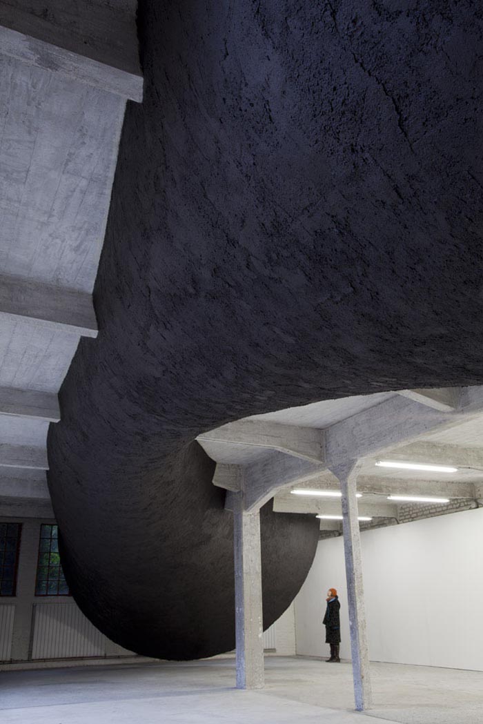 Large scale sculptures inspired by and interactive with nature. La Chasse - The Hunt