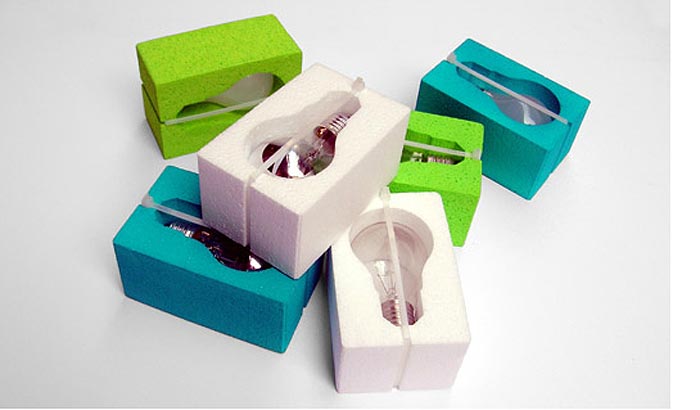 Packapplique_collabcubed Clever lamp design that integrates packaging as part of the simple lamp design. Boca Design, Italy