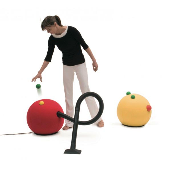 fun vacuum design by Lorenzo Damiani. Airpouf produced by Campeggi. Cool and cute vacuum