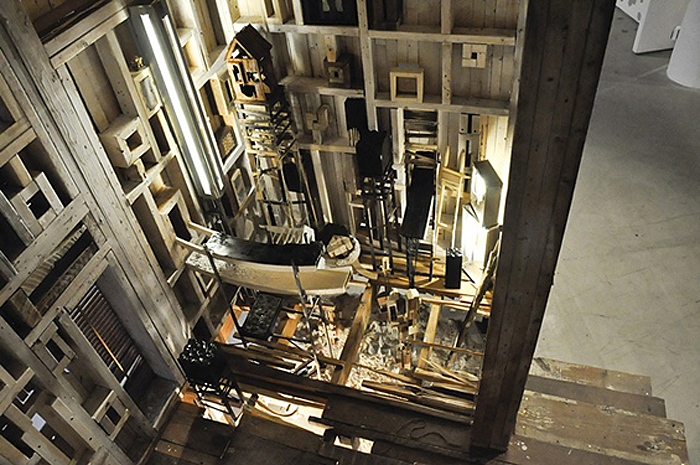 Hao Ni, Play House Kazuki Sebastian Guzman and Hao Ni. Installation and sculpture pop up