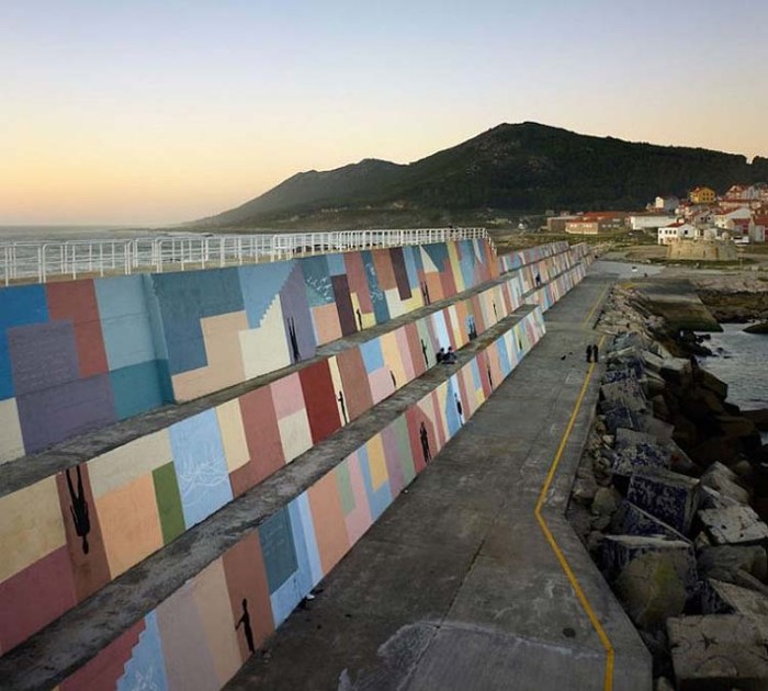 Breakwater in Spain designed and painted by Artectura and Eduardo Zamarro
