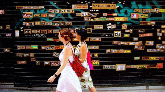 la galeria de magdalena, lagaleriademagdalena, regalos urbanos, urban gifts, street art from spain, Reichel Congosto, Isa Arenas, participatory art, gallery on the streets