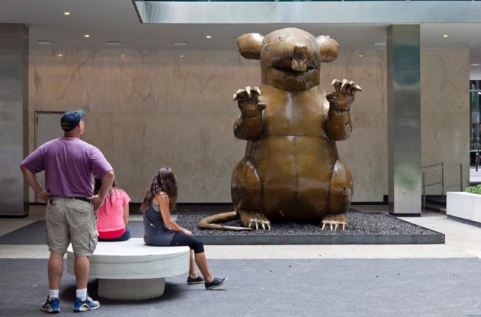 The New Colossus, Bronze statue of an inflatable Union Strike Rat at the Lever House, by Bruce High Quality Foundation