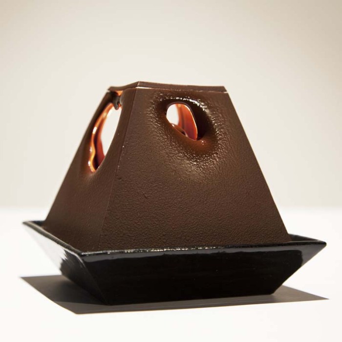 cool lamp, chocolate lamp, alexander lervik, lumiere au chocolat, industrial design, objects created from food, unique design