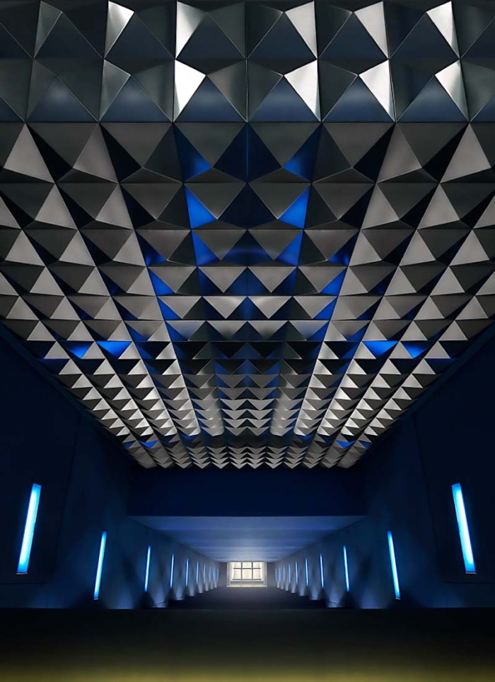 Architectural Photography, Contemporary photographs of subways in Munich, Berlin, Frankfurt andDubai. Nick Frank Photography