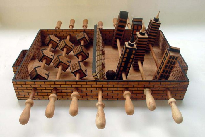 Abel Barroso, Contemporary Cuban Art, Satirical wooden sculptures with themes of social borders and immigration